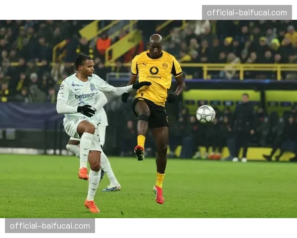 米兰追逐吉拉西遇7000万欧元天价阻碍，多特蒙德态度强硬夏窗交易陷入僵局