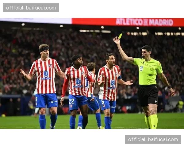 加迪斯主场爆冷，半场1-0领先马竞，利用长传频繁打击身后