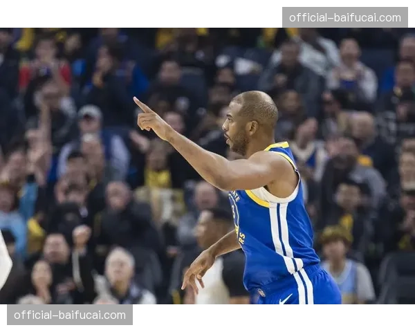 老将控卫克里斯-保罗谈比赛节奏：“季后赛前，大家都在打磨半场进攻细节。”